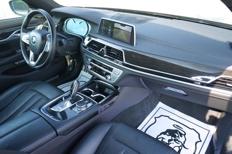 2018 BMW 7 Series 740i