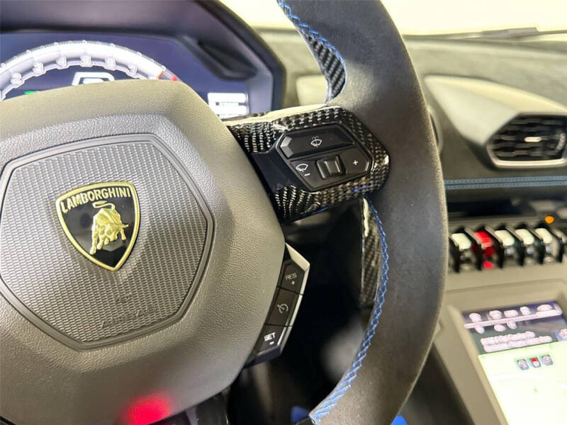 2023 Lamborghini Huracan STO