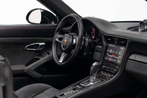 2017 Porsche 911 Carrera GTS