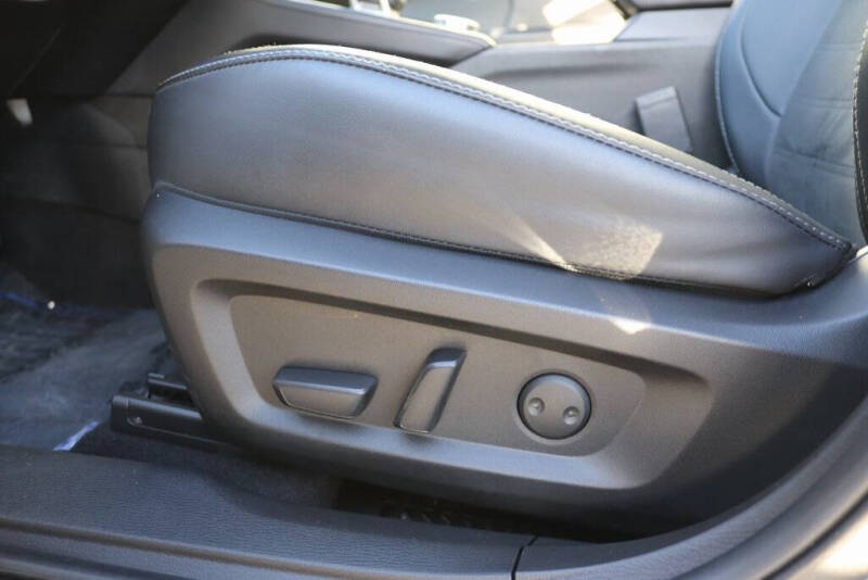 2024 Mitsubishi Outlander PHEV SE