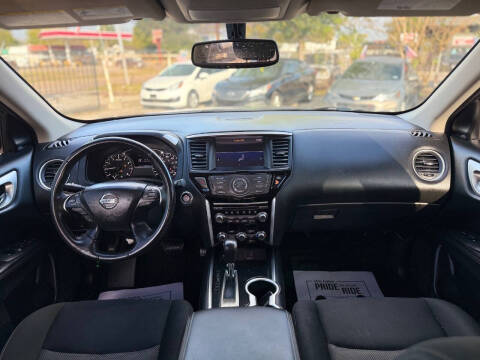 2019 Nissan Pathfinder SV