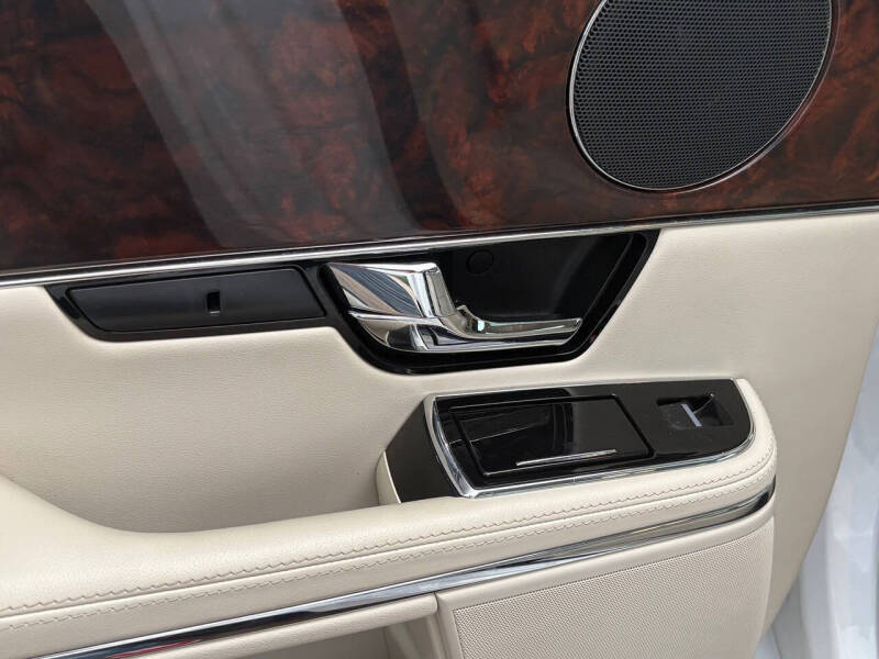 2012 Jaguar XJ