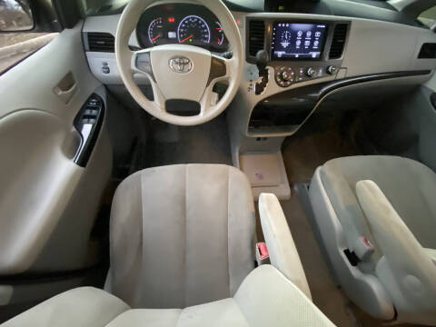 2014 Toyota Sienna L 7-Passenger