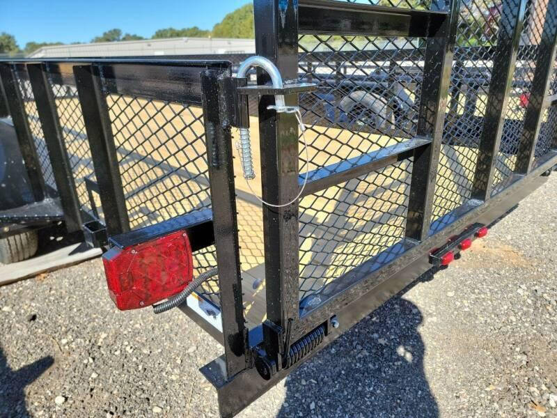 2023 Top Hat Trailers 83x20 RAX (RENTAL)