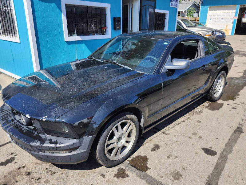 2005 Ford Mustang V6 Deluxe