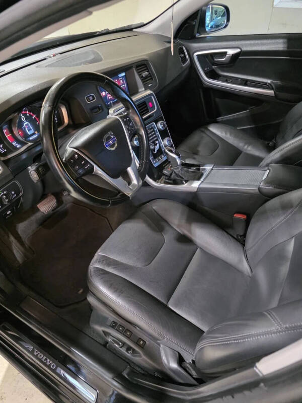 2015 Volvo S60 T5 Drive-E Platinum