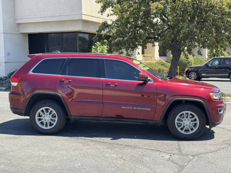 2020 Jeep Grand Cherokee Laredo