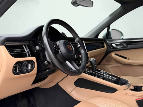 2022 Porsche Macan