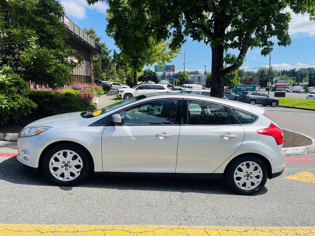 View vehicle photo 6