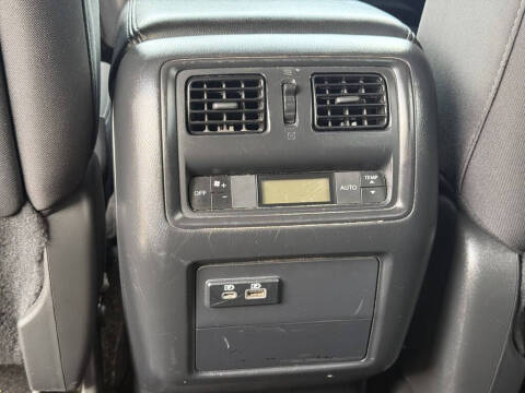 2020 Nissan Pathfinder SV