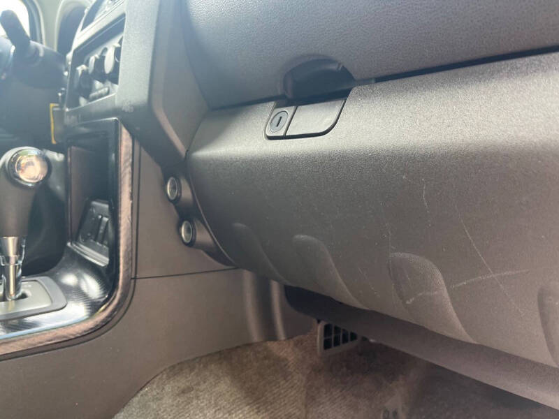 2011 Nissan Pathfinder LE