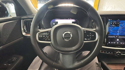 2023 Volvo S60 B5 Plus Dark Theme