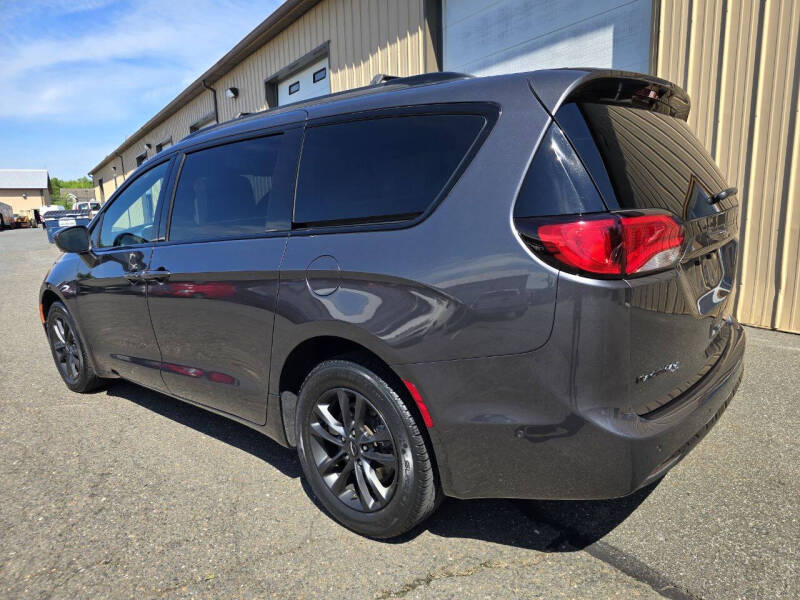 2020 Chrysler Pacifica Launch Edition