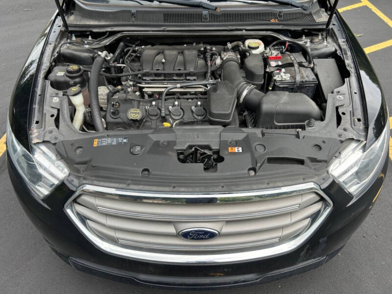 2016 Ford Taurus SEL