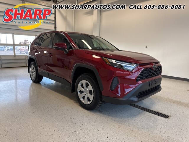 2025 Toyota RAV4 LE's photo