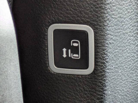 2025 Chrysler Voyager LX