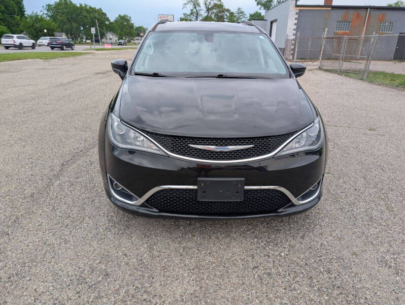 2017 Chrysler Pacifica Touring-L