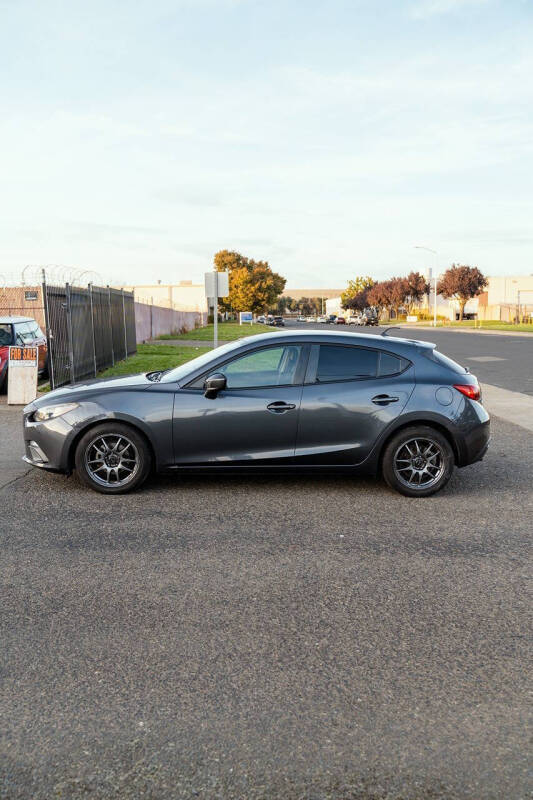 2016 Mazda MAZDA3 i Sport