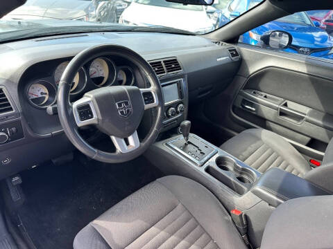 2013 Dodge Challenger SXT