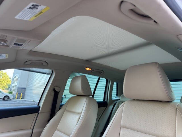 2011 Volkswagen Tiguan SE 4Motion