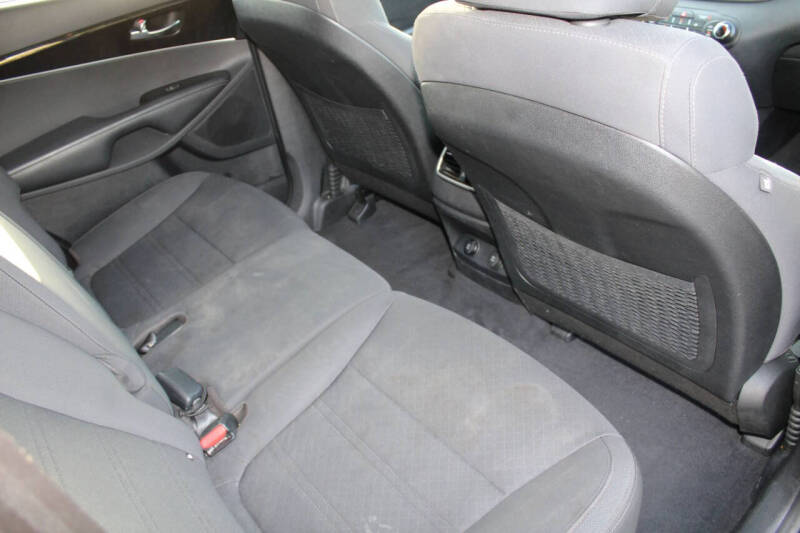 2017 Kia Sorento LX