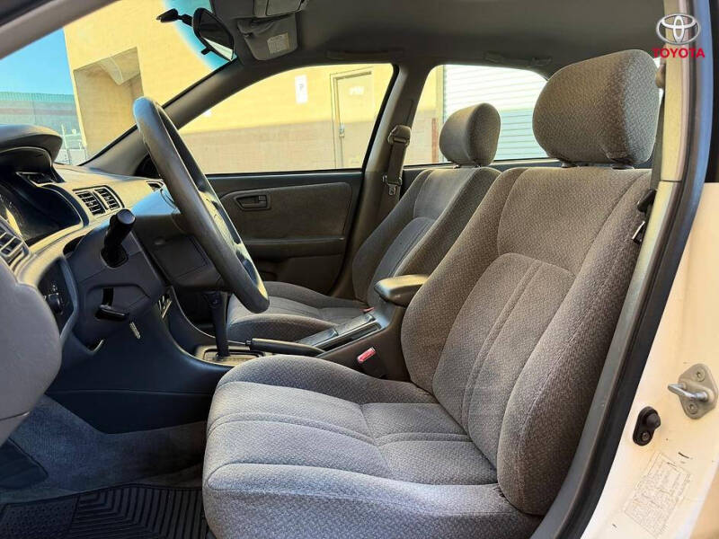2000 Toyota Camry