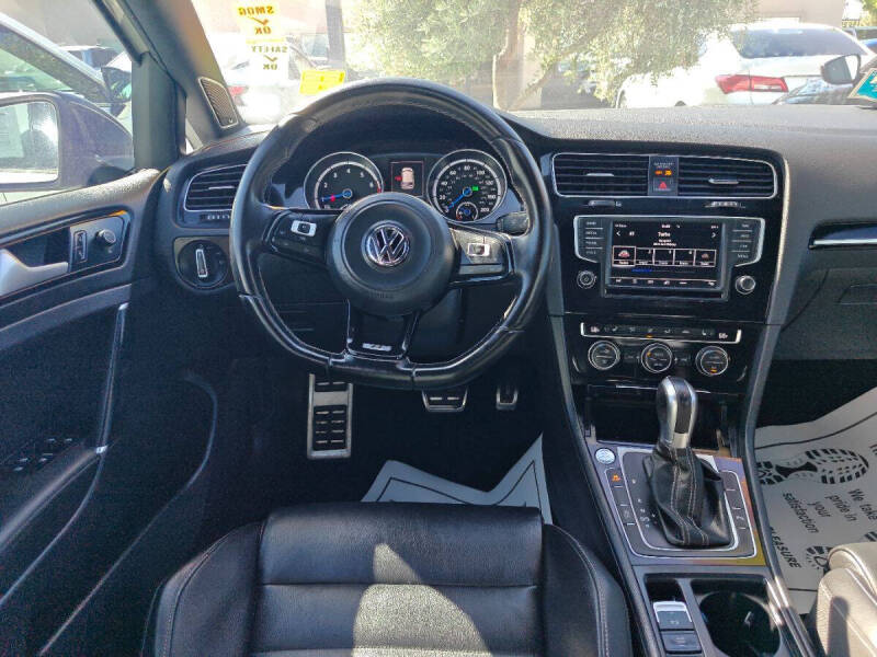 2017 Volkswagen Golf R 4Motion