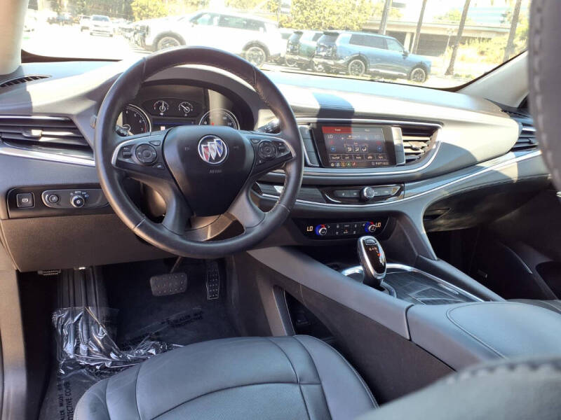 2021 Buick Enclave Essence