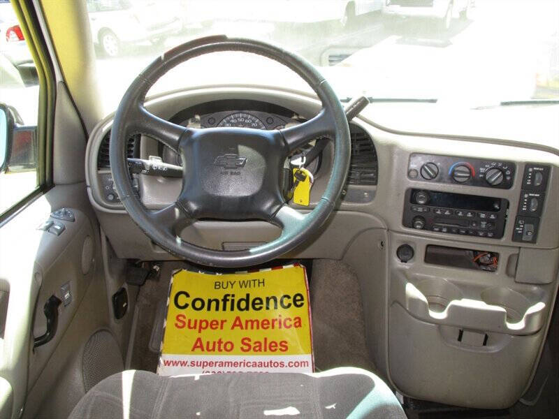 2003 Chevrolet Astro LT