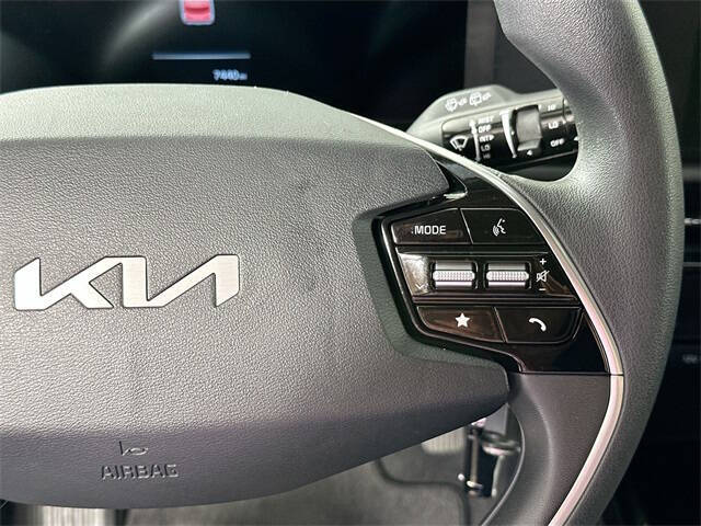 2024 Kia Niro LX