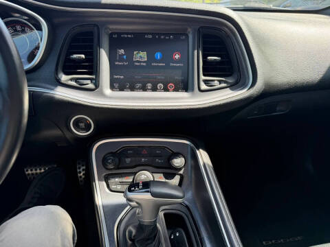 2015 Dodge Challenger SXT Plus
