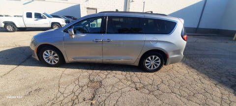 2017 Chrysler Pacifica Touring-L