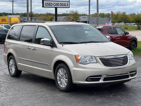 2013 Chrysler Town and Country Touring-L
