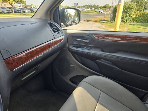 2016 Chrysler Town and Country Touring