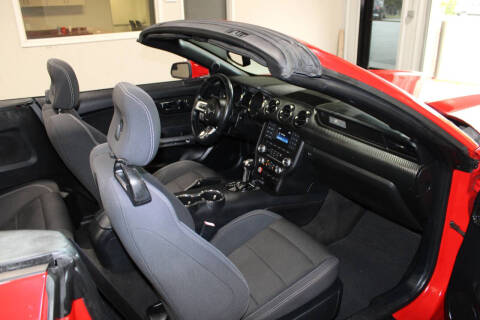 2016 Ford Mustang V6
