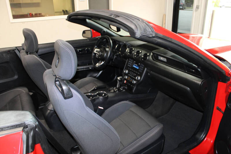 2016 Ford Mustang V6