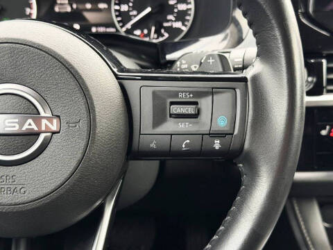 2022 Nissan Pathfinder SV