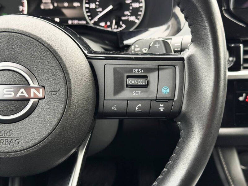 2022 Nissan Pathfinder SV