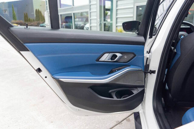 2023 BMW M3 36