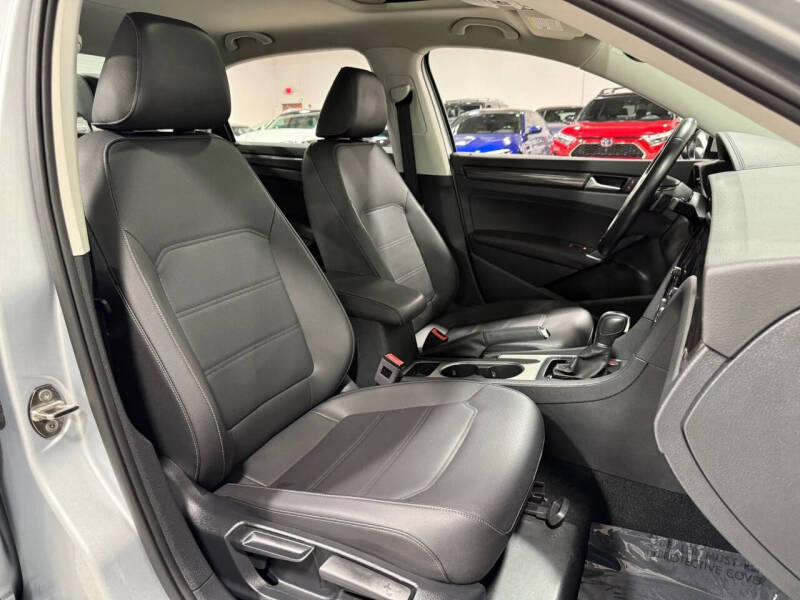 2020 Volkswagen Passat R-Line