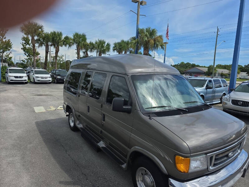 2003 Ford E-Series E-250 SD