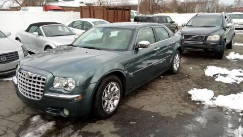 2005 Chrysler 300 for sale at Heartbeat Used Cars & Trucks in Harrison Township MI
