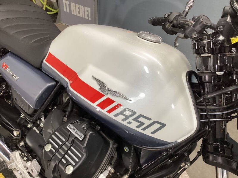 2023 Moto Guzzi V7 Special
