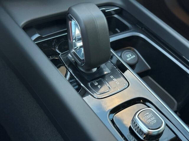 2025 Volvo XC60 T8 Core Dark Theme