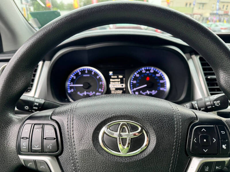 2018 Toyota Highlander LE