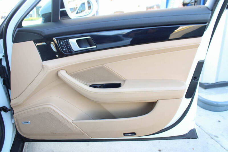 2020 Porsche Panamera