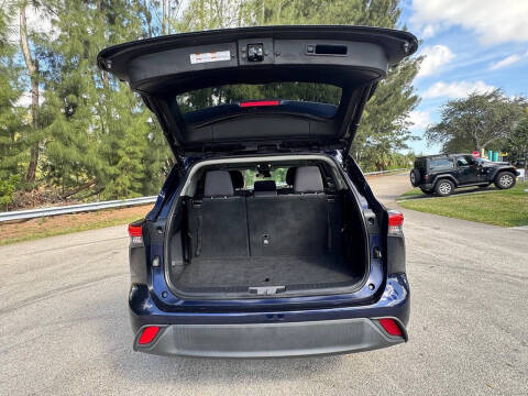 2021 Toyota Highlander LE