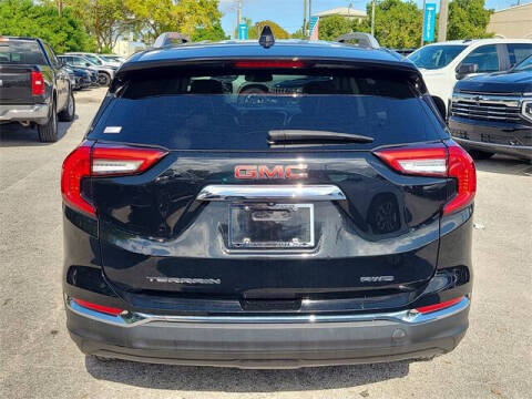 2023 GMC Terrain SLT