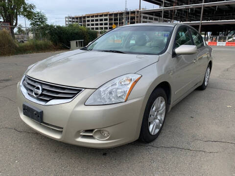 2010 Nissan Altima for sale at Lux Global Auto Sales in Sacramento CA