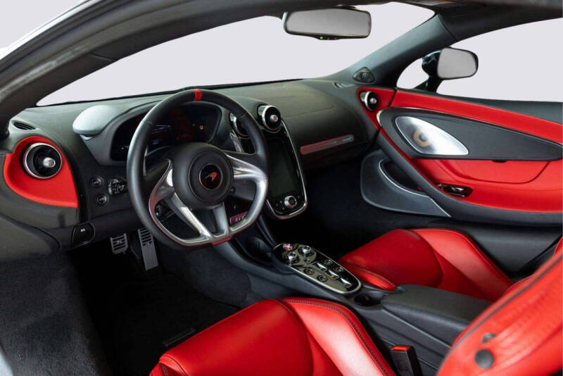 2023 McLaren GT